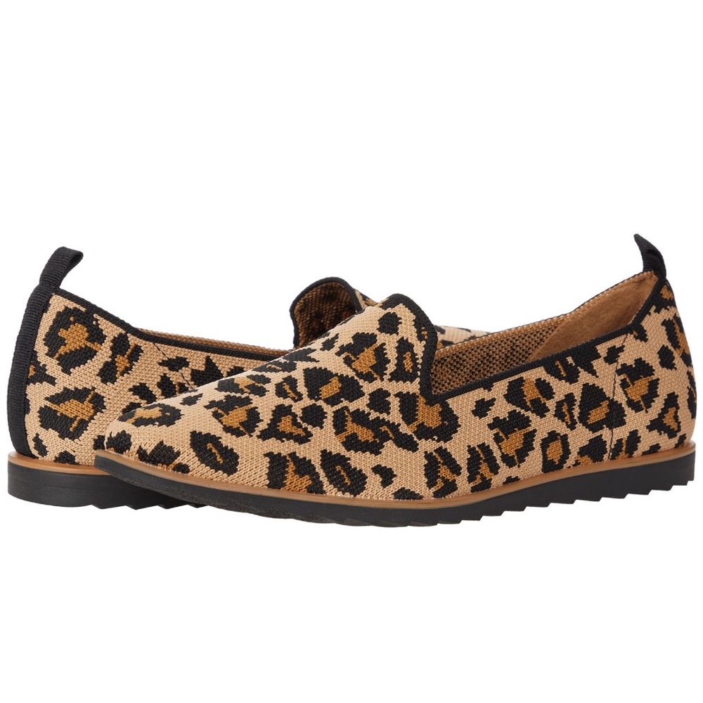 Leopard print shoe